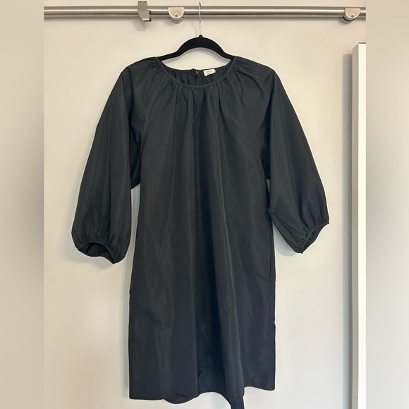 Aritzia Wilfred | Black taffeta puff sleeve short dress | Size medium - Picture 1 of 1
